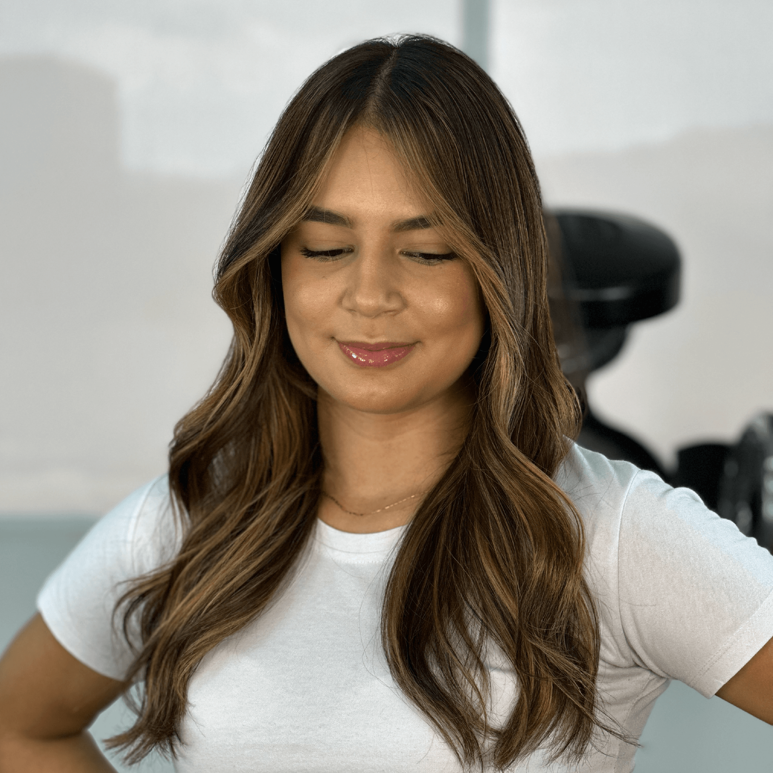 Morenas iluminadas con técnica avanzada — Salon Platino Medellín