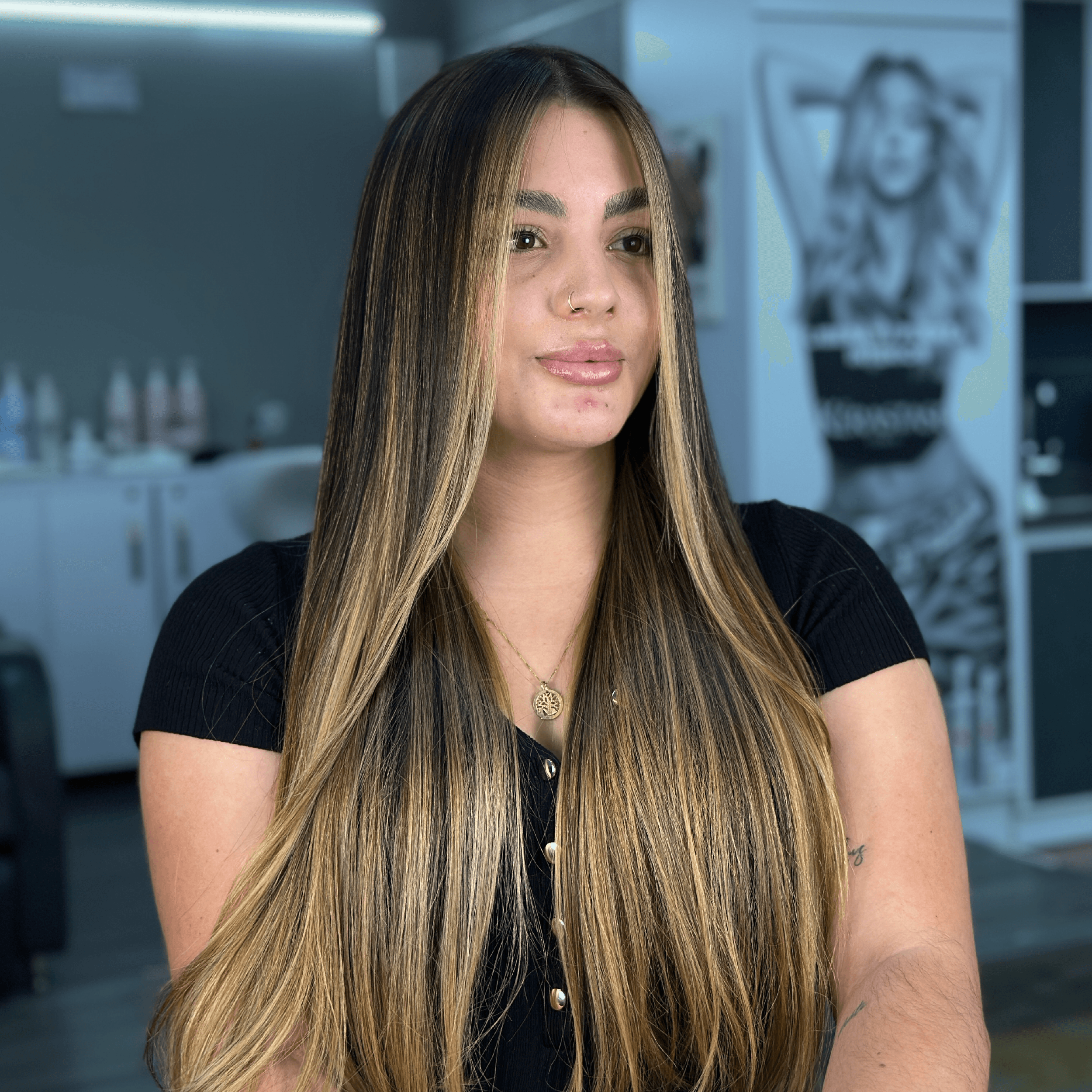 Diseño de coloración personalizada en El Poblado Medellín — Salon Platino